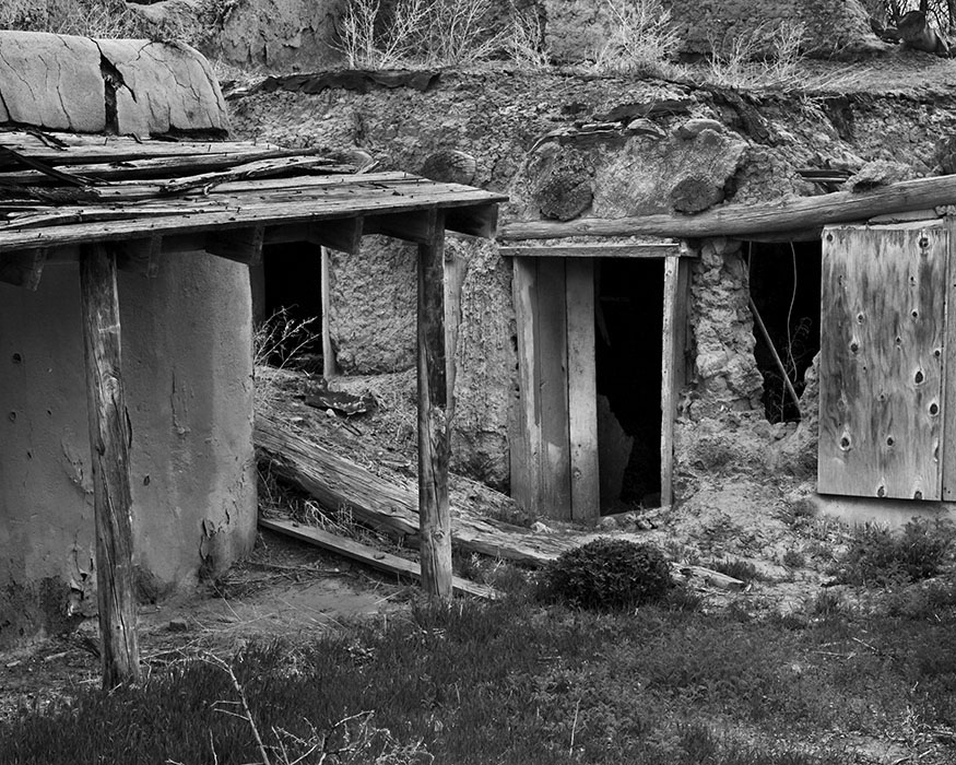 /product//abandoned-adobe-dwelling-ranchos-de-taos-new-mexico-2009/